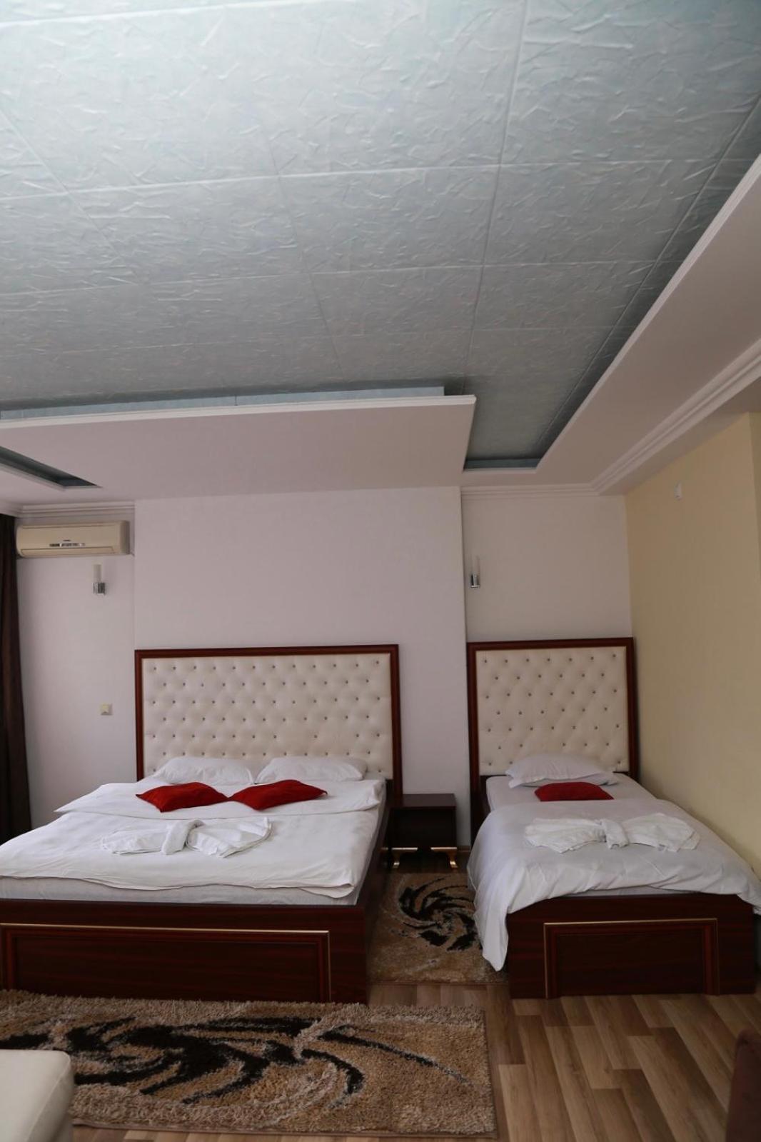 Hotel Venisi Prizren Exteriör bild