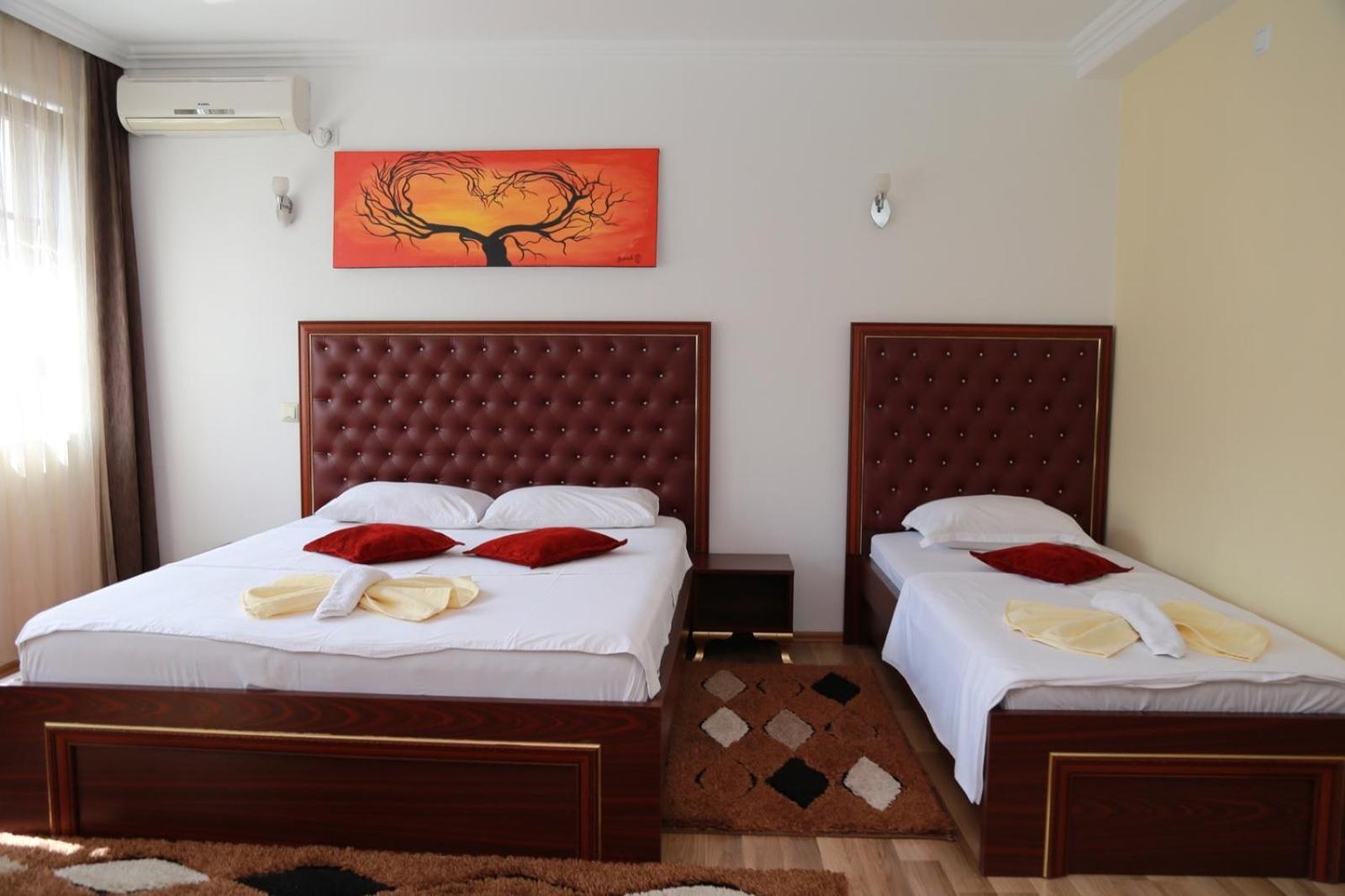 Hotel Venisi Prizren Exteriör bild