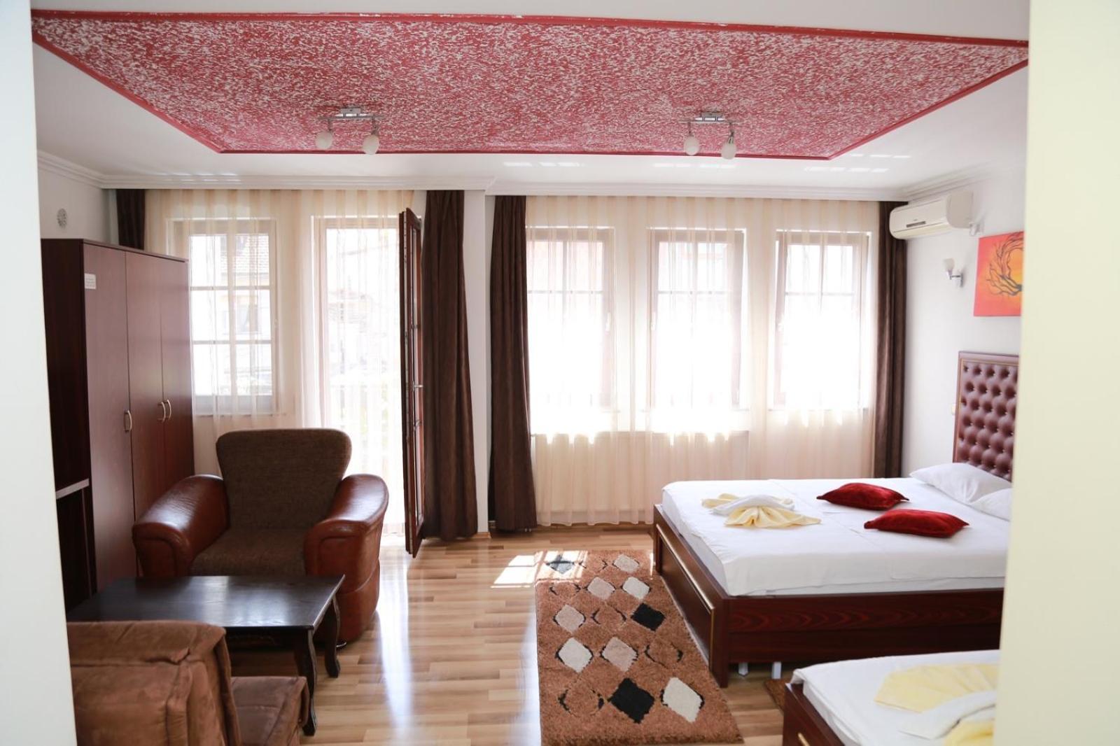 Hotel Venisi Prizren Exteriör bild