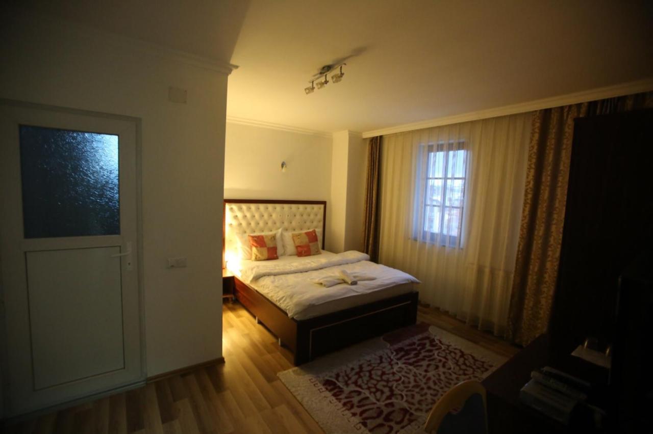 Hotel Venisi Prizren Exteriör bild